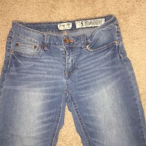 Light washed Capri skinny jeans